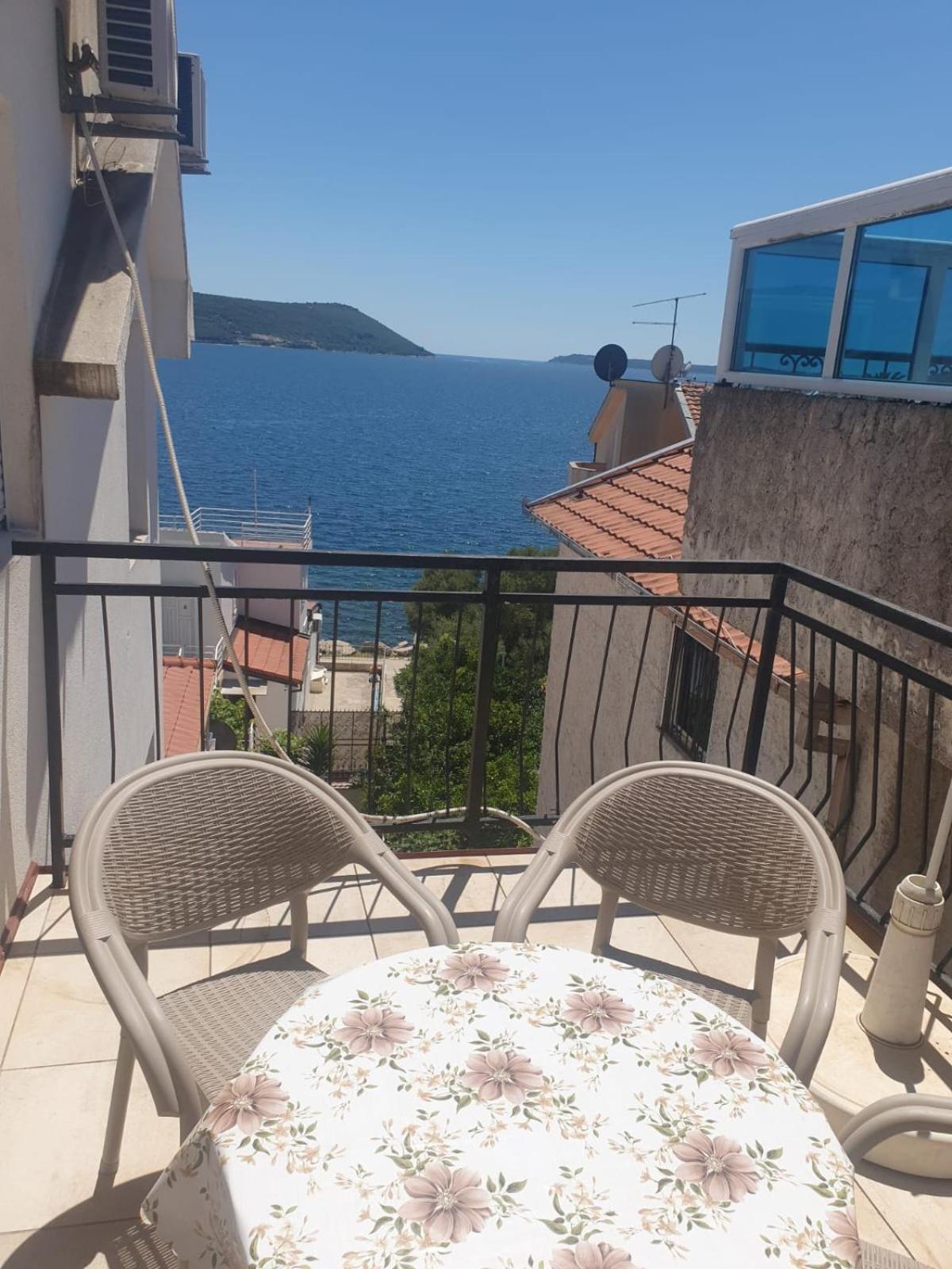 Sea View Apartments Herceg Novi Buitenkant foto